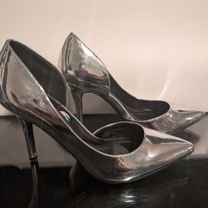 Jessica Simpson Metallic Silver 4" Heels Size 7 1/2